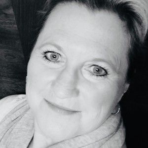 Meet your Posher, Deborah